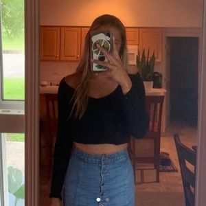 black boutique crop long sleeve sweater